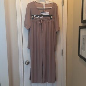 Dear Scarlett Taupe pants set size large brand new